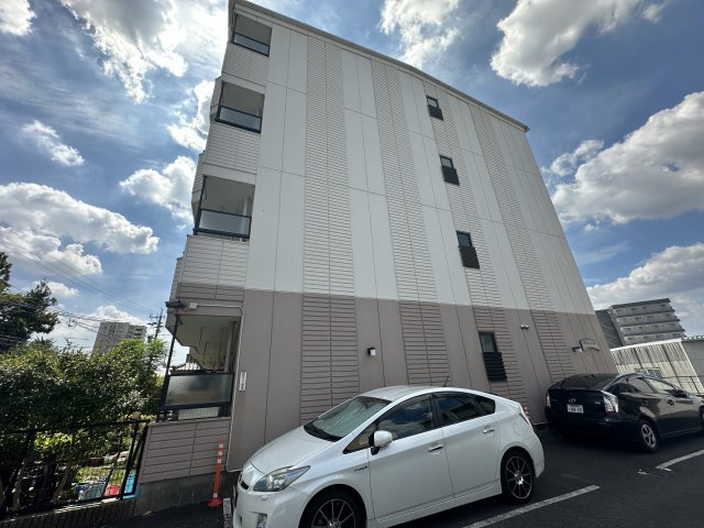 グランドール美山の外観