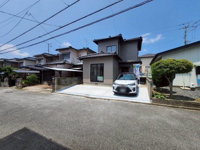 RESET HOUSE－リセットハウス－八幡西区上の原　【八幡西区　中古戸建】の外観|駐車スペース2台完備のリノベーション済戸建て♪【八幡西区　中古戸建】