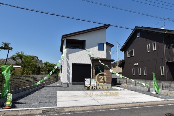 Terrace　水戸市姫子　1期 　限定1棟！の駐車場|駐車場は十分なスペース。ご家族それぞれが車をご所有の場合や、来客の際も安心です。
内覧可能です。ご予約はHPから、またお電話でもお気軽にどうぞ。