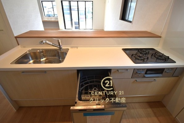 Terrace　水戸市姫子　1期 　限定1棟！のキッチン|食事の後片付けもラクラクの食洗機つき♪水道代の節約になり、気になる手荒れも防げそう！