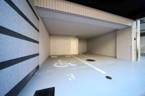 AXAS池袋レジデンスの駐車場