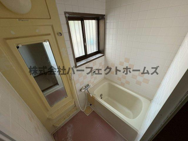 池田1丁目戸建　賃貸の浴室|コンパクトで使いやすいお風呂です