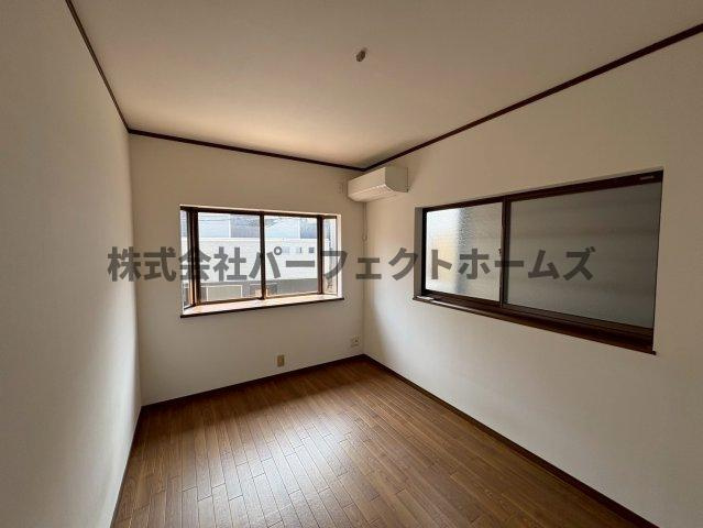 池田1丁目戸建　賃貸の洋室|落ち着いた色調の洋室です