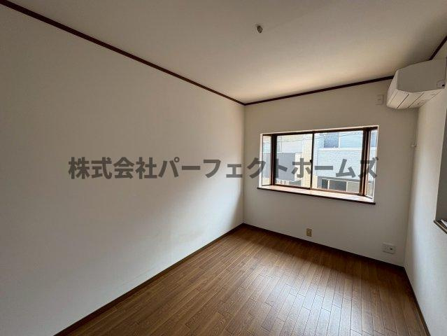 池田1丁目戸建　賃貸の洋室|使い勝手のいい洋室です