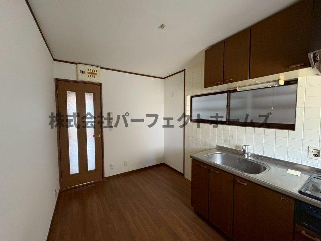 池田1丁目戸建　賃貸の居間・リビング|ゆったりとしたリビングです