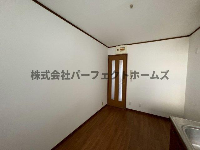 池田1丁目戸建　賃貸の居間・リビング|おしゃれなリビングです