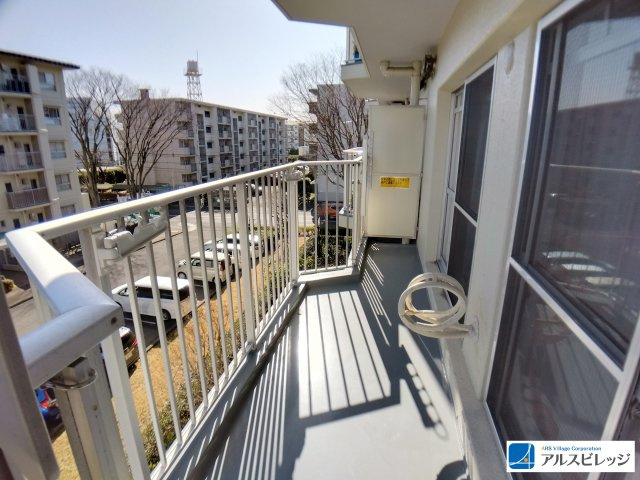 志木ニュータウン南の森弐番街8号棟のバルコニー