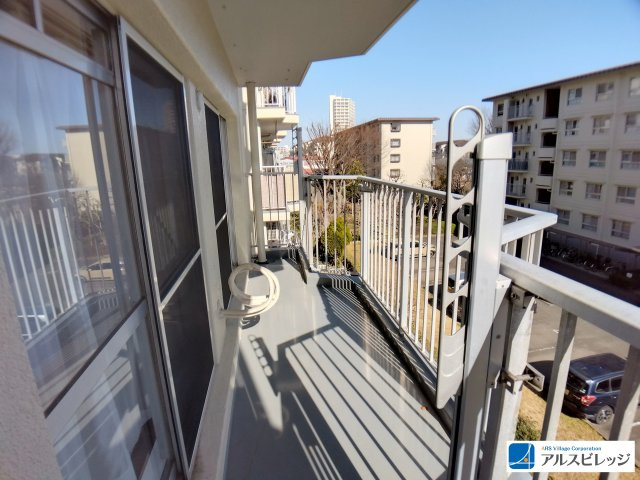 志木ニュータウン南の森弐番街8号棟のバルコニー