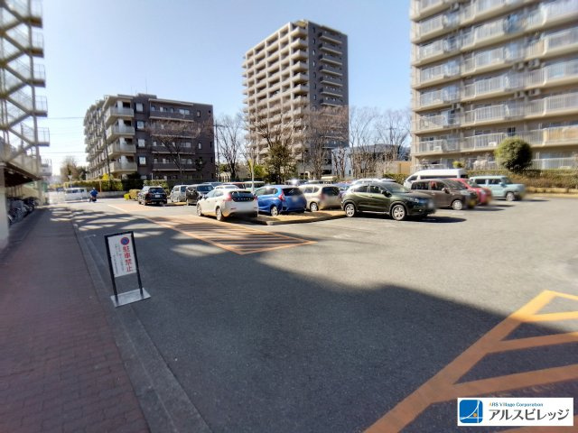 志木ニュータウン南の森弐番街8号棟の駐車場