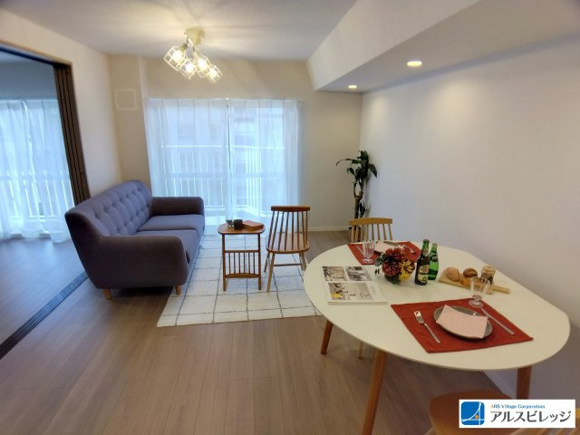 志木ニュータウン南の森弐番街8号棟の居間・リビング