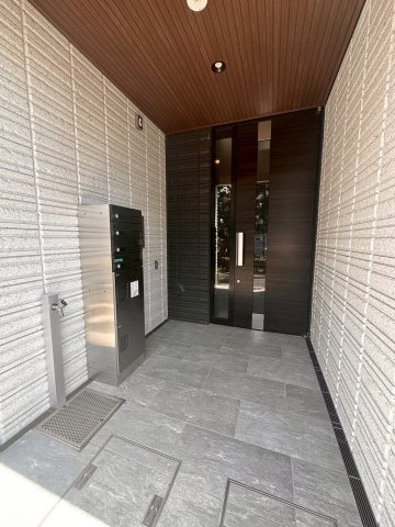 ルミエール本多のエントランス