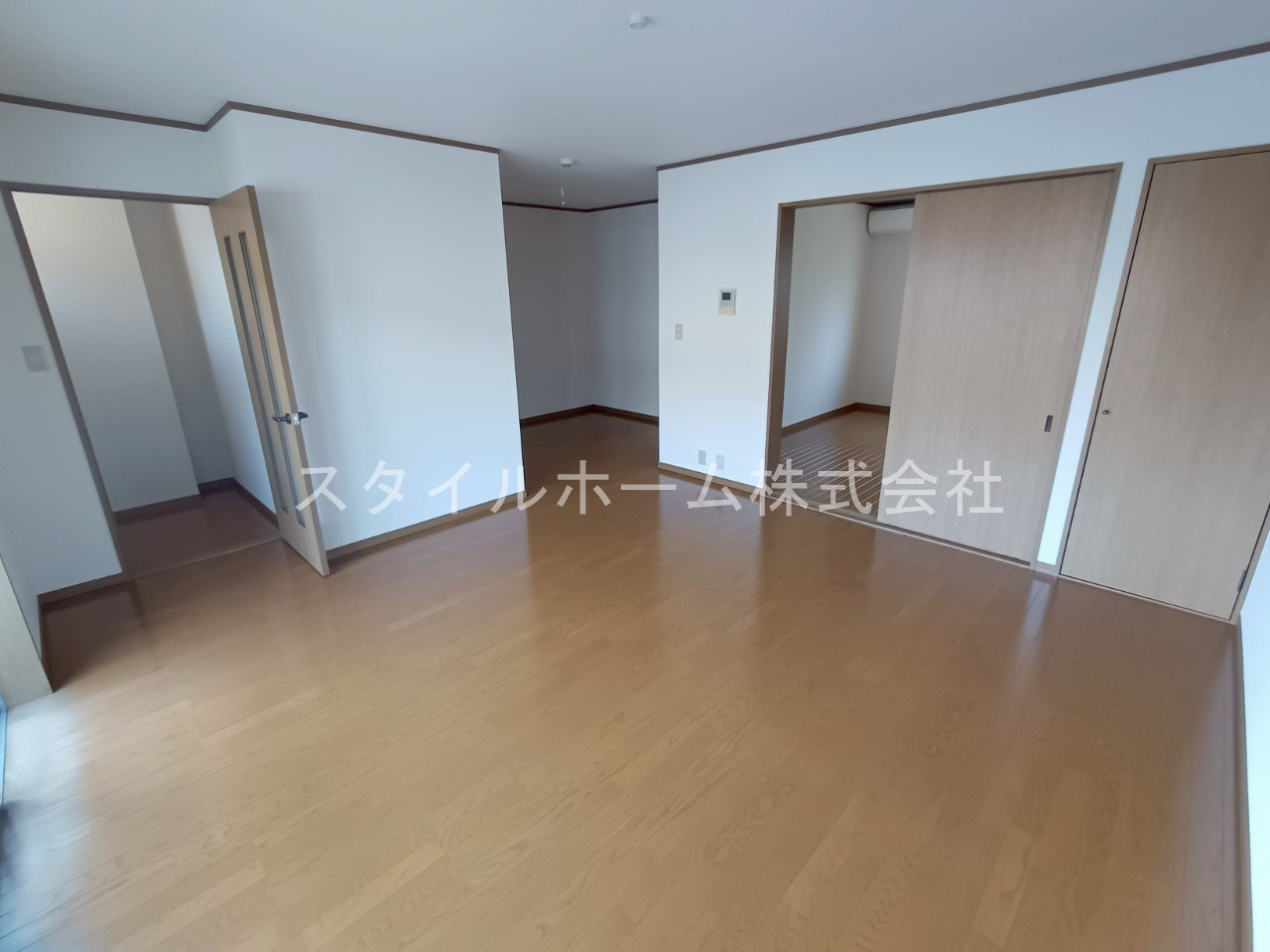 キャプリコーンエス　Ą棟の居間・リビング