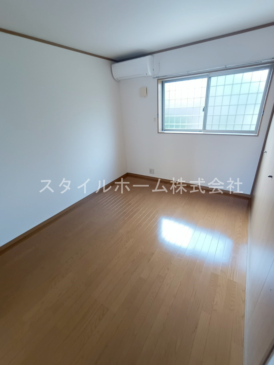 キャプリコーンエス　Ą棟の居間・リビング