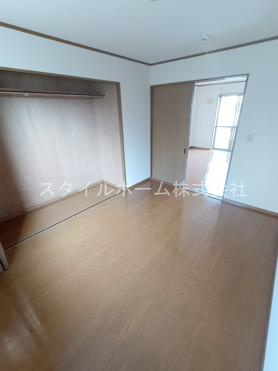 キャプリコーンエス　Ą棟の居間・リビング