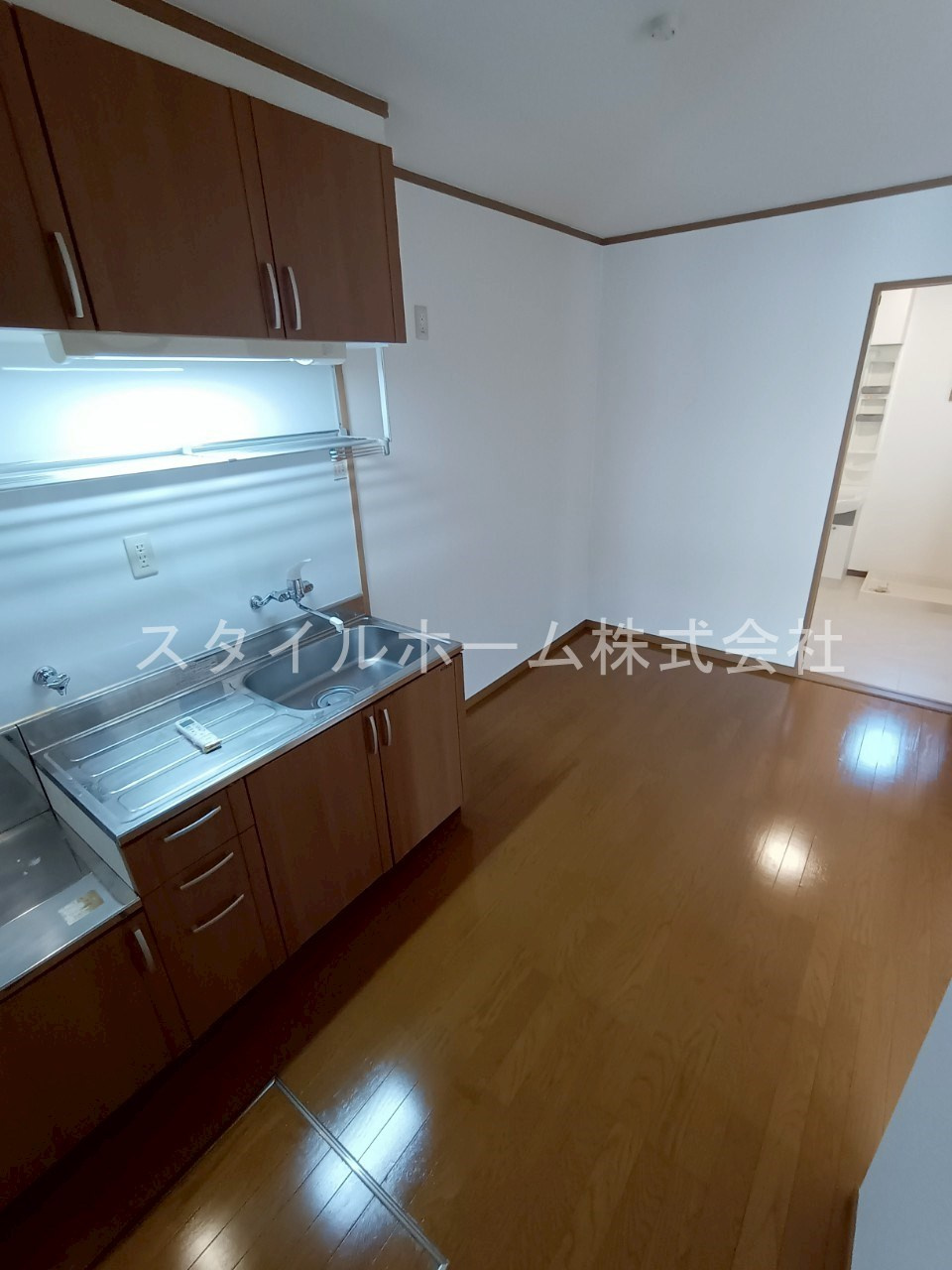 キャプリコーンエス　Ą棟の居間・リビング