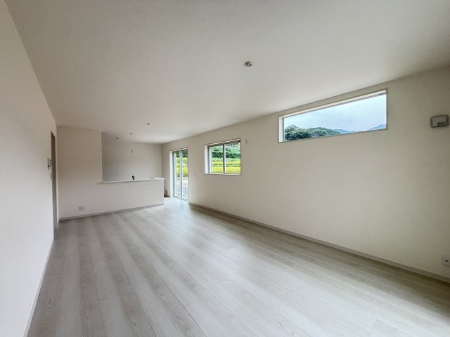 桜井市大字浅古全２棟の居間・リビング