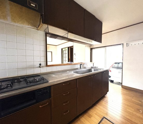 橿原市土橋町のキッチン|収納もたっぷりのキッチンです