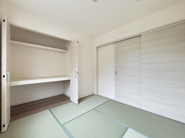 桜井市大字浅古全２棟の和室|たっぷり入る押入収納付き