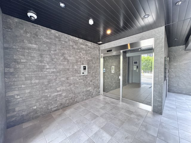 EXCEED洛西口のエントランス