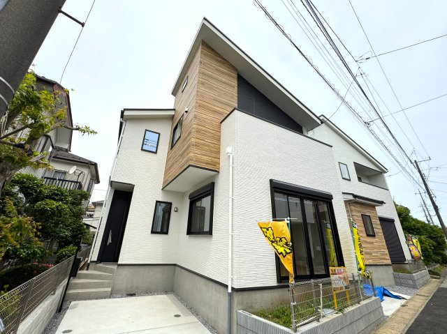 流山市加４丁目新築戸建【流山北小学校：7分】の外観|1号棟外観・完成済み内覧可能です！