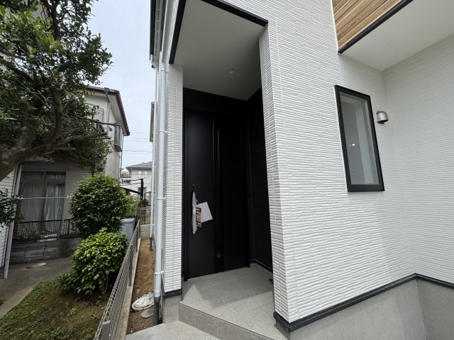 流山市加４丁目新築戸建【流山北小学校：7分】のエントランス|エントランス・玄関ポーチ