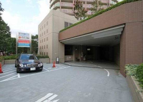 ローレルコート新宿タワーの駐車場