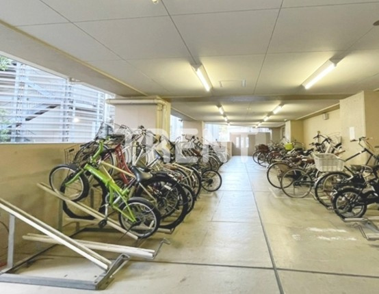 ローレルコート新宿タワーの駐輪場