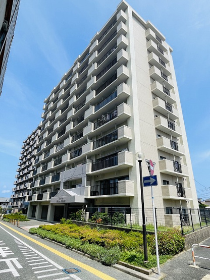【外観】 | オリエントハイツJR千鳥駅前 | 【千鳥駅まで徒歩2分】10階南西向きの角部屋です。眺望・陽当り良好◎貴重なペット可物件です♪