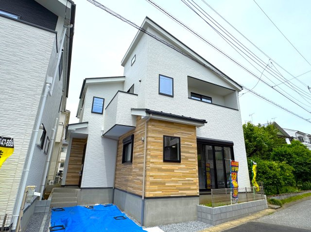 流山市加４丁目新築戸建【流山北小学校：7分】の外観|2号棟外観・完成済み内覧可能です！