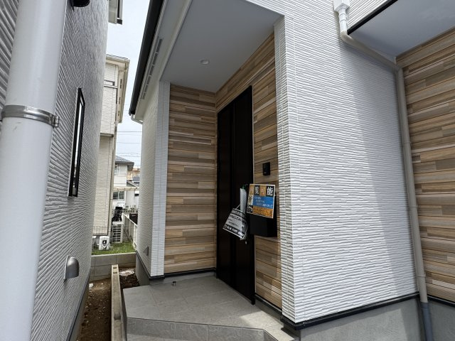 流山市加４丁目新築戸建【流山北小学校：7分】のエントランス|エントランス・玄関ポーチ