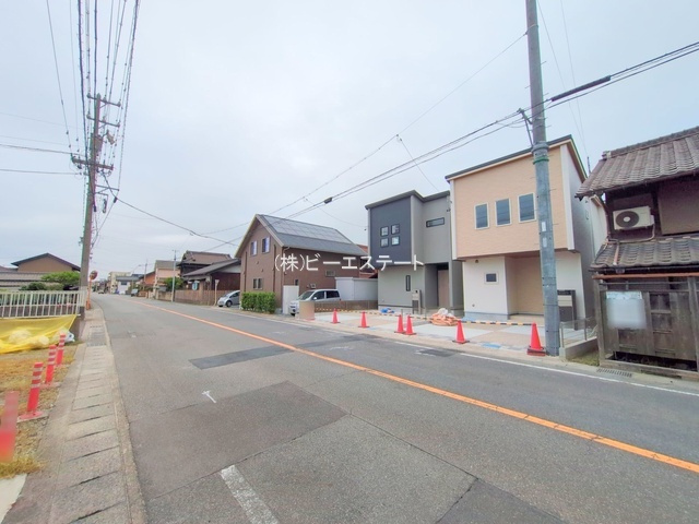 【前面道路含む現地写真】 | 知多市八幡汐海道　2号棟