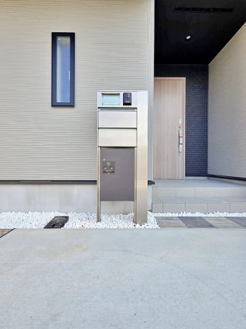 【設備】 | 知多市八幡汐海道　2号棟 | 宅配ボックス付機能門柱