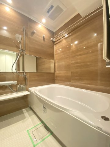 【浴室】 | サウザンドシティ壱番館 | 1416サイズの広々浴室
