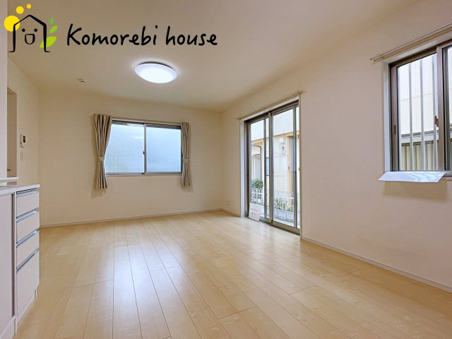 蓮田市西新宿3丁目　中古一戸建ての居間・リビング|撮影：'25/10/31