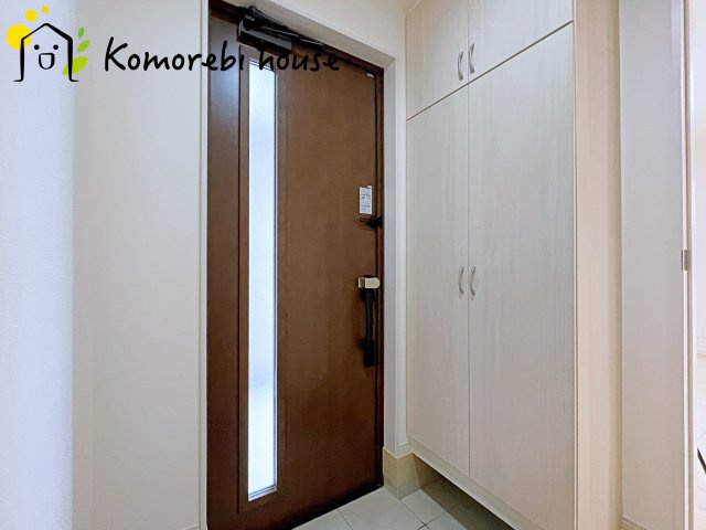 蓮田市西新宿3丁目　中古一戸建ての玄関|撮影：'25/10/31