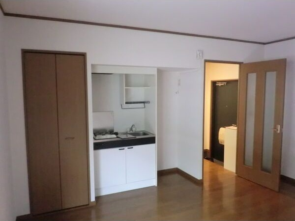 第一中央ビルディングの居間・リビング|使いやすい居間です