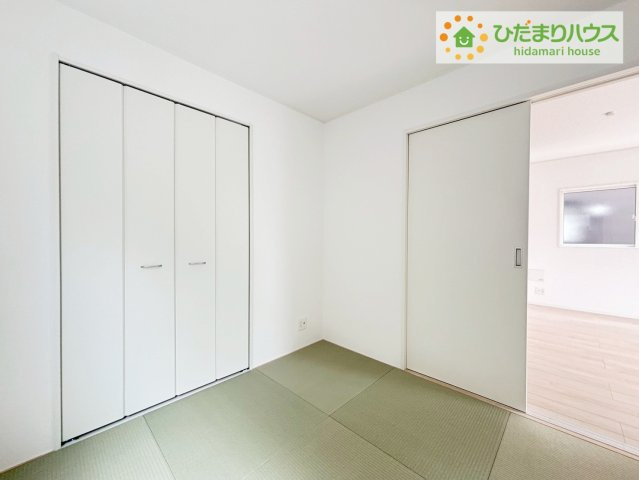 いわき市平下平窪第6　新築戸建　1号棟の和室|リビングに隣接した和室は収納もしっかりと確保されています！