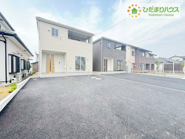 いわき市平下平窪第6　新築戸建　1号棟の駐車場|ゆったりとしたカースペースで、ファミリーカーや軽自動車もラクラク駐車出来ますね♪