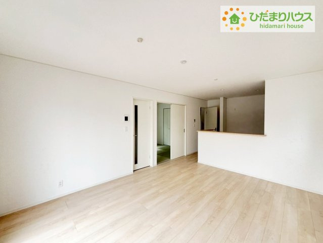 いわき市平下平窪第6　新築戸建　1号棟の居間・リビング|南向きのリビングではぽかぽかの日差しが感じられます☆彡