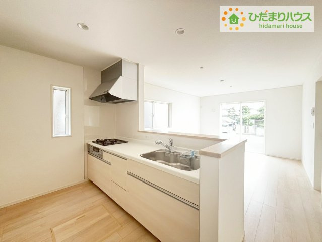 いわき市平下平窪第6　新築戸建　1号棟のキッチン|料理をしながらでも、ご家族との会話を楽しめる対面式キッチン♪