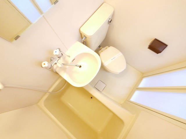 レオパレス法華寺の浴室