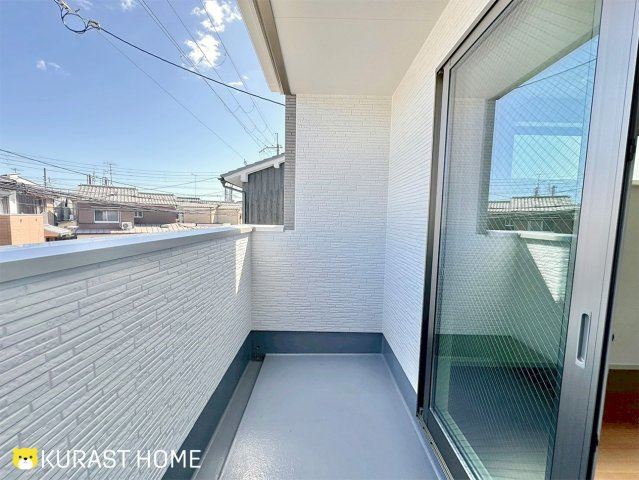 京都市西京区桂池尻町　新築戸建のバルコニー