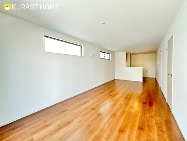 京都市西京区桂池尻町　新築戸建の居間・リビング