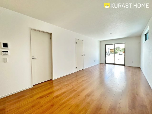 京都市西京区桂池尻町　新築戸建の居間・リビング