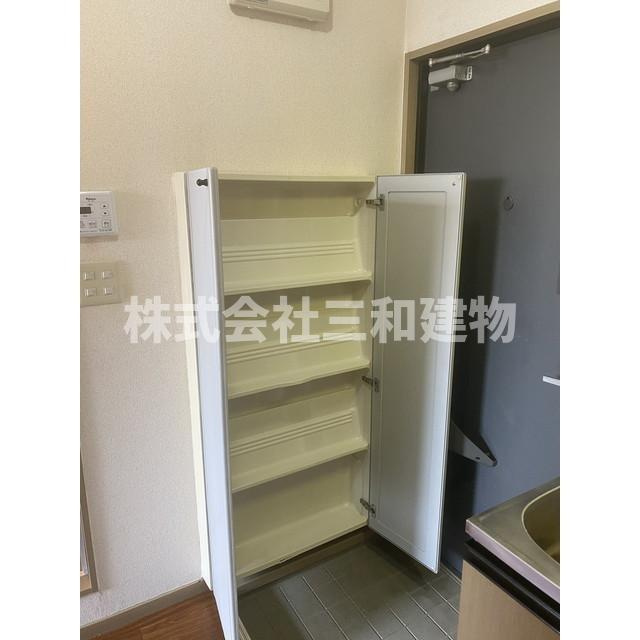 Ｓコートの玄関|玄関下足入