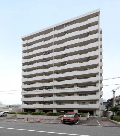 パルハイツ呉中央5丁目の外観|呉ICまで車で３分、広島方面へのおでかけや車通勤に便利な立地です。