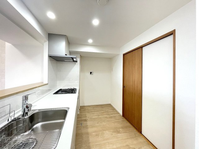 アーバンビュー渚ガーデン・タワーヴィレッジ二番館のキッチン|キッチンスペースはゆとりがあり料理を最大限楽しむことができます。