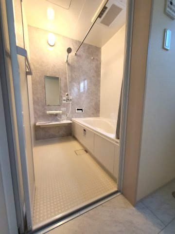 吉川市　保　新築戸建　全2棟　の浴室|明るく清潔。家族みんなにやさしいバスルーム