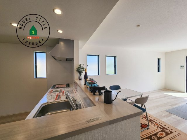 糟屋郡志免町志免中央3丁目第1-2棟（2号棟）のキッチン|キッチンから立ち込める香りが今日の料理を期待させます。