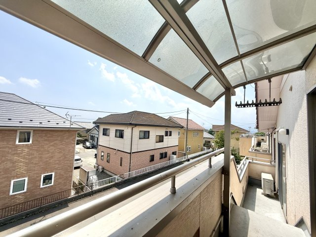 【中古戸建】前橋市富士見町小暮のバルコニー|■バルコニー｜天候に左右されることなくお洗濯物を干すことができ、その間の紫外線対策までしてくれる、女性にうれしいインナーバルコニー。
